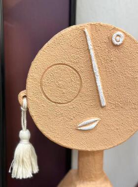 创意侘寂复古抽象耳环人摆件流苏情侣宿客厅电视柜设计师家居饰品