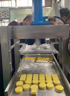 半自动绿豆糕成型机器 绿豆糕压块设备 模具大小 形状可选择