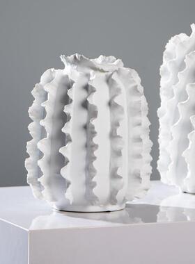 左顾简约现代白色陶瓷花瓶立体海浪纹摆件艺术品美术馆展台插花器
