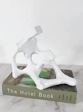 意式极简家居抽象造型人物小摆件样板间办公室书柜桌面装饰工艺品