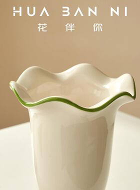 轻奢高级感白色陶瓷花瓶摆件客厅插花水养插花鲜花专用花瓶摆设