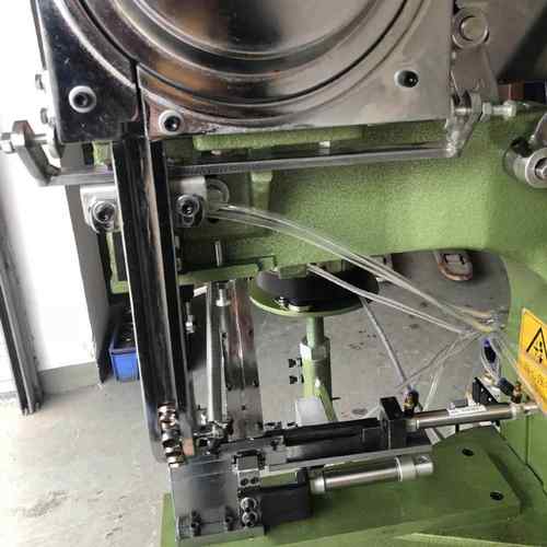 厂家直销全自动鸡眼机五金金属圆形气眼打扣织带服装辅料打扣机 - 图0