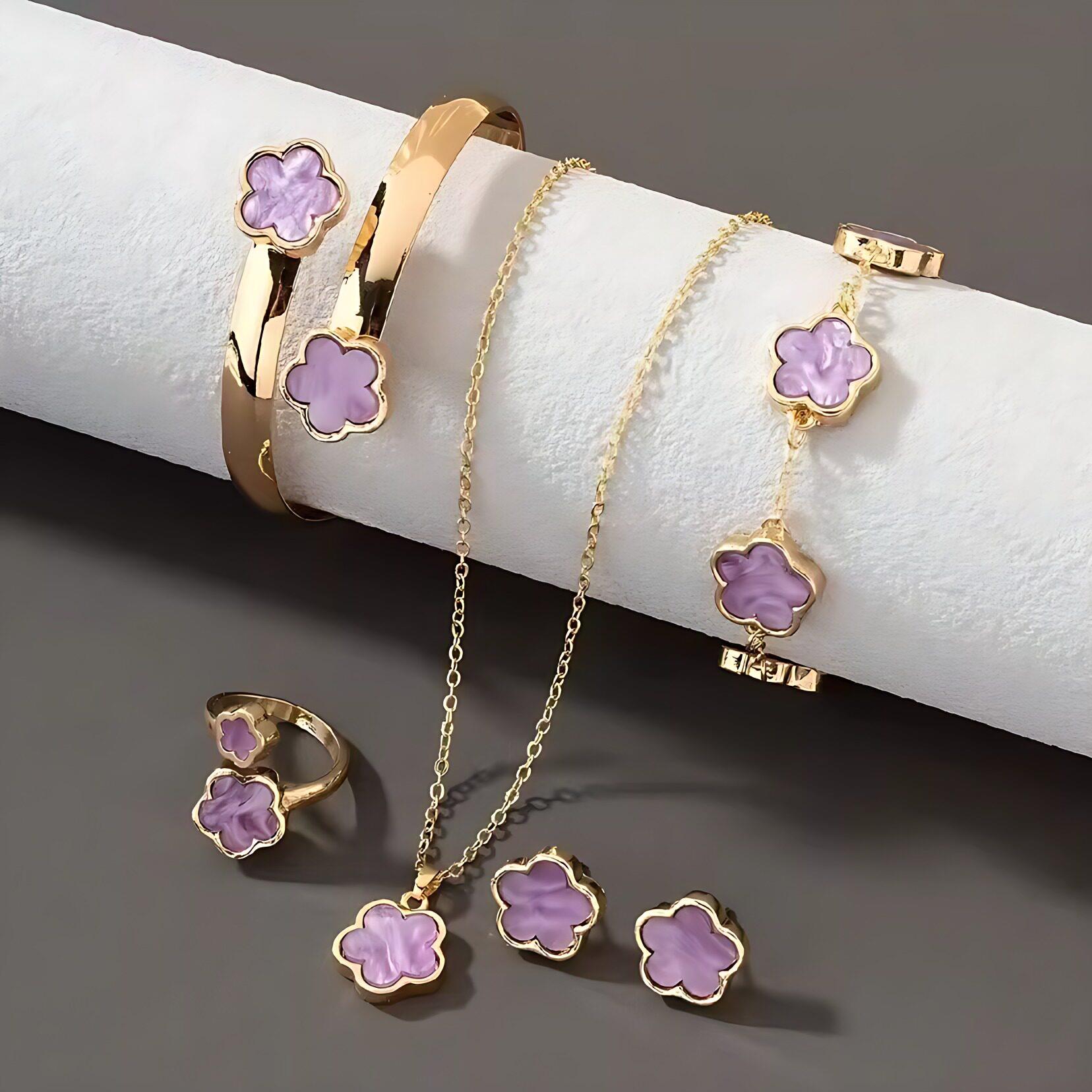Cross-border hot selling lucky flower jewelry set acrylic bracelet bracelet five-leaf clover necklace ring ring earrings for women