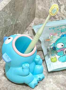 丑鱼摆件创意可爱卡通树脂牙刷架浴室牙具座办公室笔筒桌面装饰品