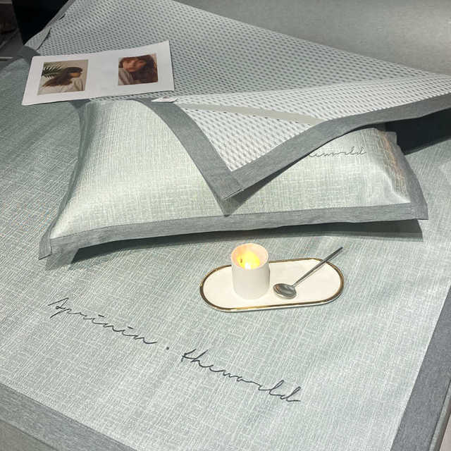 Nantong new summer ice silk mat three-piece set machine washable sheets and bed fittings air conditioning mat manufacturer wholesale