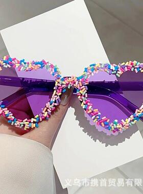 Women's Heart-Shaped Retro Vibe Sunglasses Cute Candy Pink
