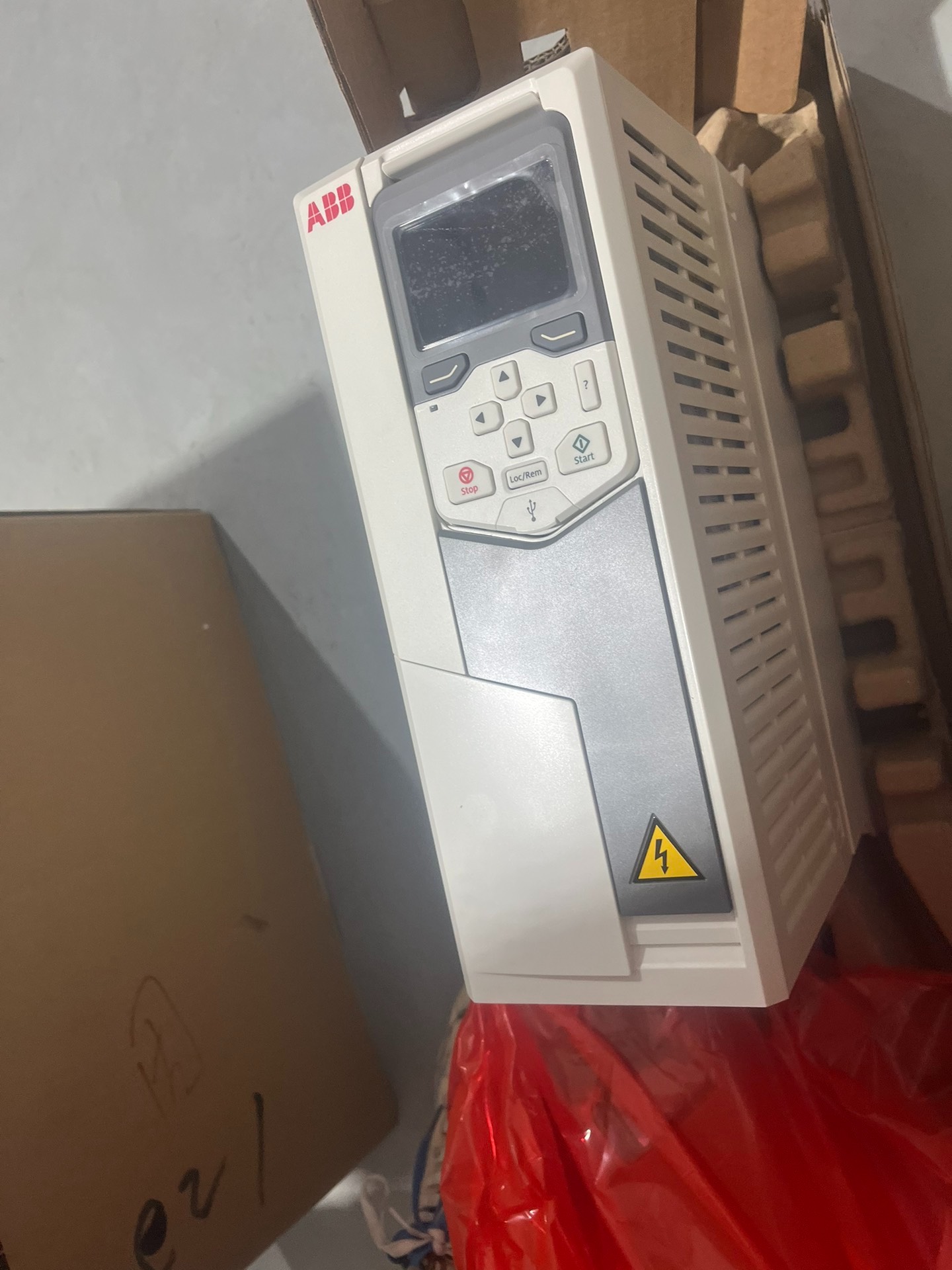 全新ABB变频器 ACS580-01-05A7-4 全新带包价格咨询客服 - 图1