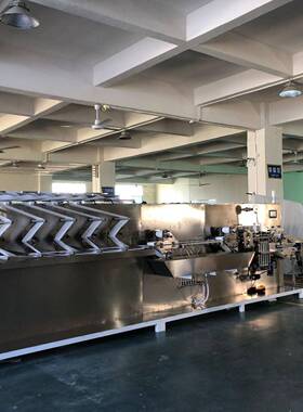 全自动湿纸巾机器湿纸巾包装机支持出口带贴标贴塑料盖质保一年