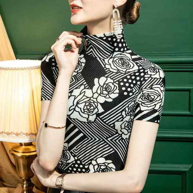 2025 Autumn High Neck Lace Bottoming Shirt Women's Short Sleeve Printed Spring and Autumn Inner Half Sleeve Top European Style