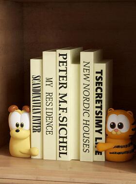 加菲猫桌面书挡书立架书架现代防倒摆件玄关客厅酒柜电视柜书房装