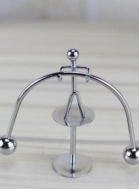 直销新款小号创意个性摇摆举重小铁人 桌面摆设不倒翁 新奇特趣味