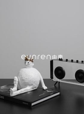 现代简约几何创意吹气泡的男孩雕塑摆件玄关样板房售楼处软装饰品