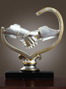 美式现代电视柜握手装饰家居饰品酒柜客厅办公室摆件 商务工艺礼