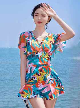 泳衣女新款2025爆款温泉高级感连衣裙式大码连体保守遮肚显瘦微胖