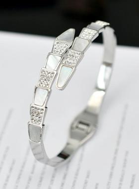 玫瑰金不锈钢时尚潮流白色手镯