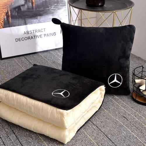 高档车上抱枕被子两用合一多三功枕能四季汽车靠枕抱小被子两用包 - 图2