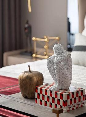 马赛克人物坐姿摆件客厅玄关酒柜书柜样板间电视柜装饰软装设计师