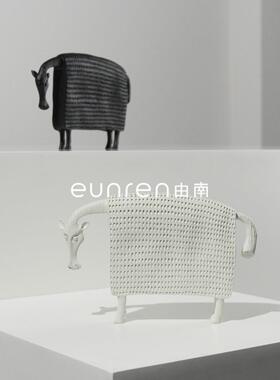 简约现代创意装饰马家居客厅工艺品摆件电视柜样板房间售楼处摆设