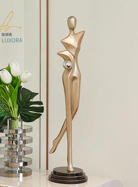 现代人物雕塑轻奢玄关柜摆件竖高客厅电视柜装饰品极简高级艺术感
