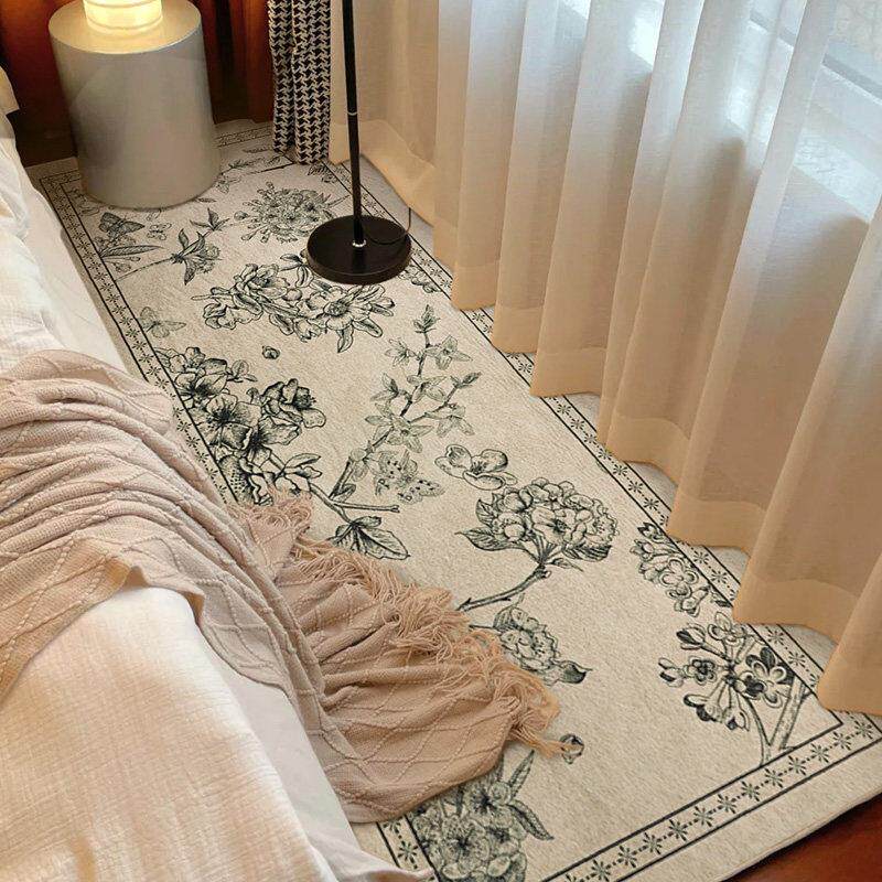Bedside blanket, high-end light luxury bedroom carpet, bedside non-slip floor mat, strip retro living room sofa room bedside blanket