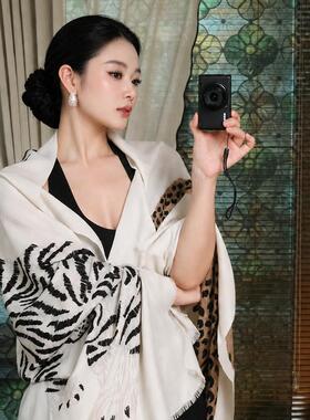 秋冬百搭披肩复古老钱风白色金钱豹女外搭高级感夏空调房披1014k