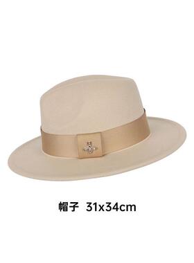 展厅软装样板房男士衣服套装卡其色主题衣柜展厅饰品搭配