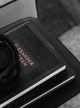 样板间真书建筑高档装饰艺术画册客厅书房书架书桌办公道具书摆件