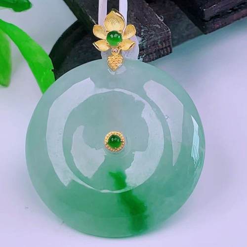 缅甸天然真品翡翠18k金扣头高冰种满绿飘花高端闪拍平安扣玉吊坠 - 图2