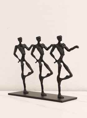 现代简约设计感三人舞蹈摆件客厅电视柜样板间酒店商场陈列装饰品