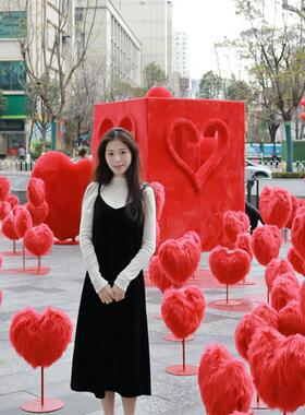 长毛绒红色爱心模型情人节日商场网红打卡点装饰美陈列活动布置