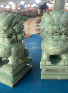 玉石狮子摆件 绿玉狮子手工雕刻