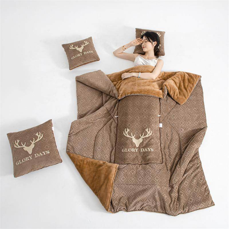 冬季雕花牛奶绒抱枕被子两用加厚多功能二合一折叠车载沙发午睡,淘宝优惠券,粉丝福利购,淘宝优惠卷