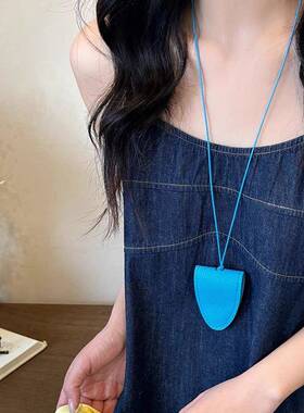 多巴胺磁吸皮革挂脖眼镜夹项链女墨镜挂绳装饰配饰长款挂链毛衣链