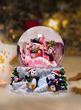 圣诞礼物企鹅水晶球八音盒带七彩灯光装饰摆件树脂工艺品音乐盒