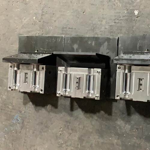 厂家生产直销高端化妆品注塑吹瓶模具开模定制瓶胚模具塑料模具 - 图1