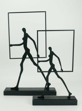 现代约创件意抽简象铁K070艺人物摆样板房客书架玄关厅美式装饰品