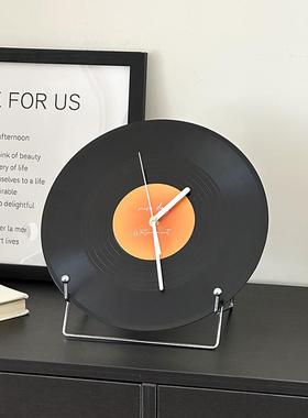 复古黑胶唱片钟日落挂钟客厅办公室书桌桌面摆件酒柜电视墙面装饰