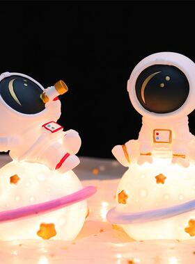 新款宇航员摆件星星灯创意太空人星球小夜灯男生桌面装饰礼品
