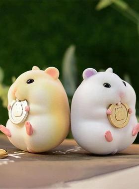 仓鼠可爱日系治愈小摆件办公室工位情绪桌面装饰儿童生日解压礼物