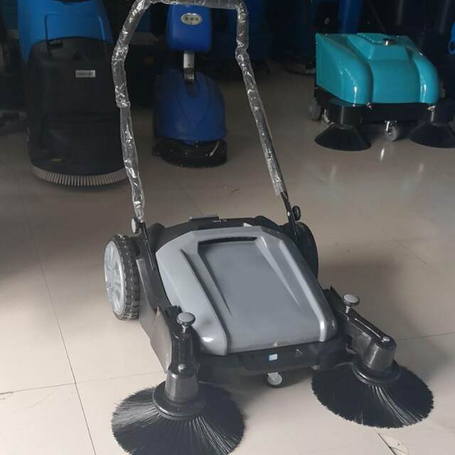 ມືຊຸກຍູ້ໂຮງງານ sweeper ໂຮງງານຜະລິດສາງໄກ່ coop ອຸດສາຫະກໍາການຄ້າ unpowered sweeper ຊັບສິນ sweeper