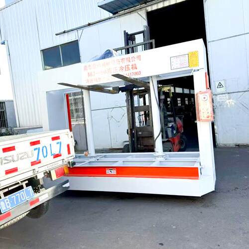 铝门防火板猫抓板蜂窝板外墙保温板多层板压贴100吨冷压机 - 图1