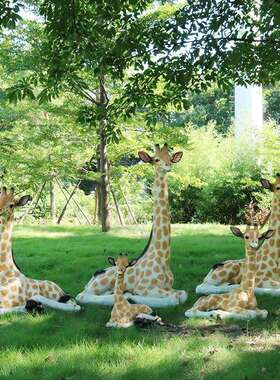 长颈鹿仿真动物园林景观玻璃钢雕塑庭院造景幼儿园房地产美陈摆件