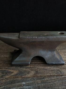 彷古民俗老物件老铁砧子铁匠铁墩子实用收藏小羊角砧敲打垫托工具