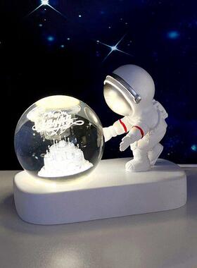 太空人小夜灯水晶球桌面摆件太空人装饰生日礼物送男生同学高级感
