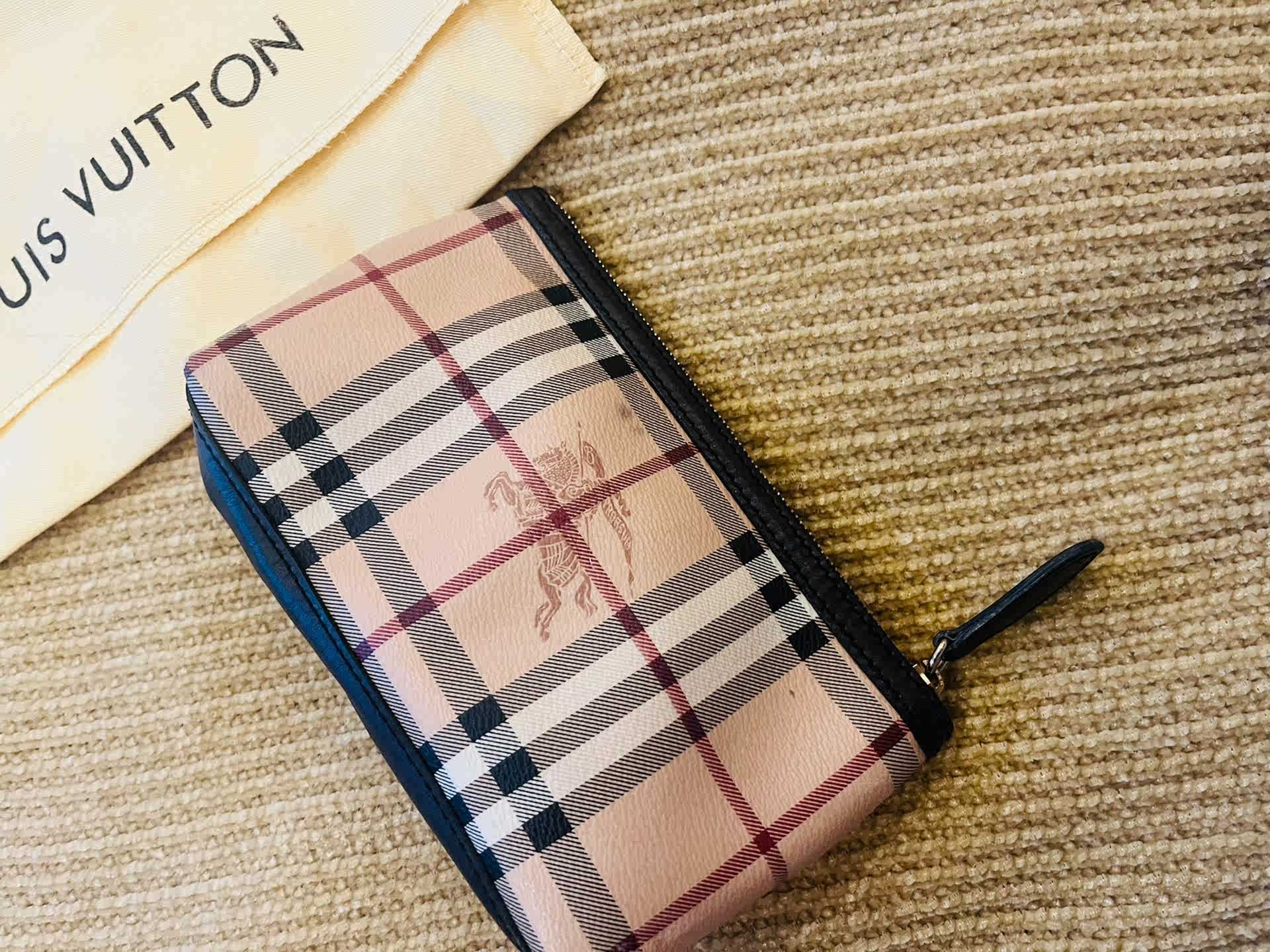 Burberry Coin Case - Haymarket Lindal