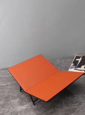 简约现代金属皮革书架杂志架摆件创意家居办公室客厅玄关软装饰品