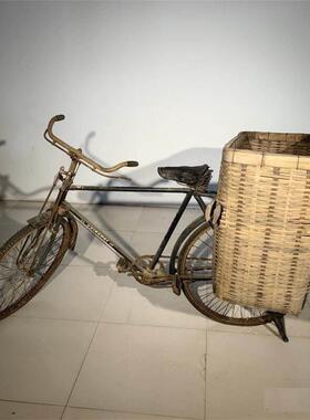 民俗老物件二八自行车老式带筐车休闲农场民宿怀旧收藏装饰道具摆