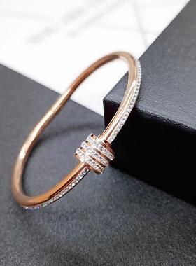 玫瑰金热销钛钢手镯简约开口手镯