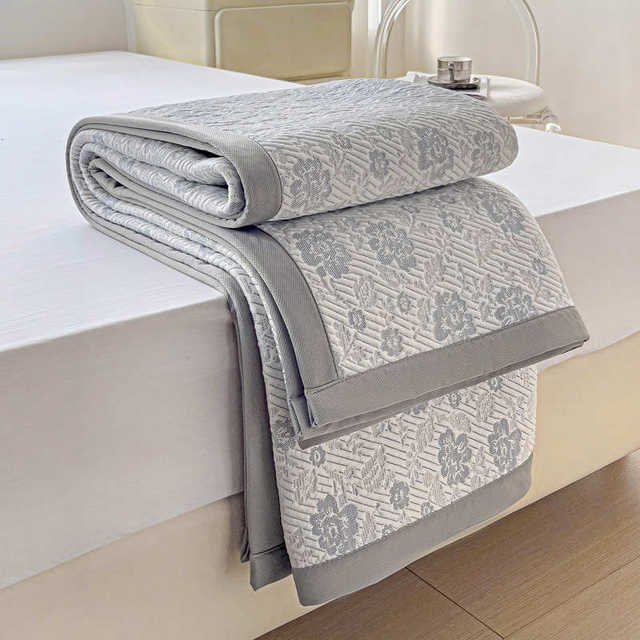 Customized Class A ice silk mat Ice Doudou sheets Bedding mat 135x190 Tatami Student dormitory 90
