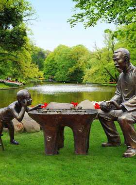 户外仿铜人物雕塑乡村市井文化商业街美陈下象棋玻璃钢装饰品摆件